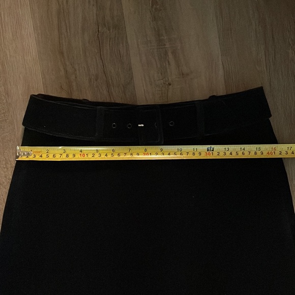 Vintage GUESS ❓ Navy blue velvet skirt w/ belt - size 8 - Picture 7 of 11